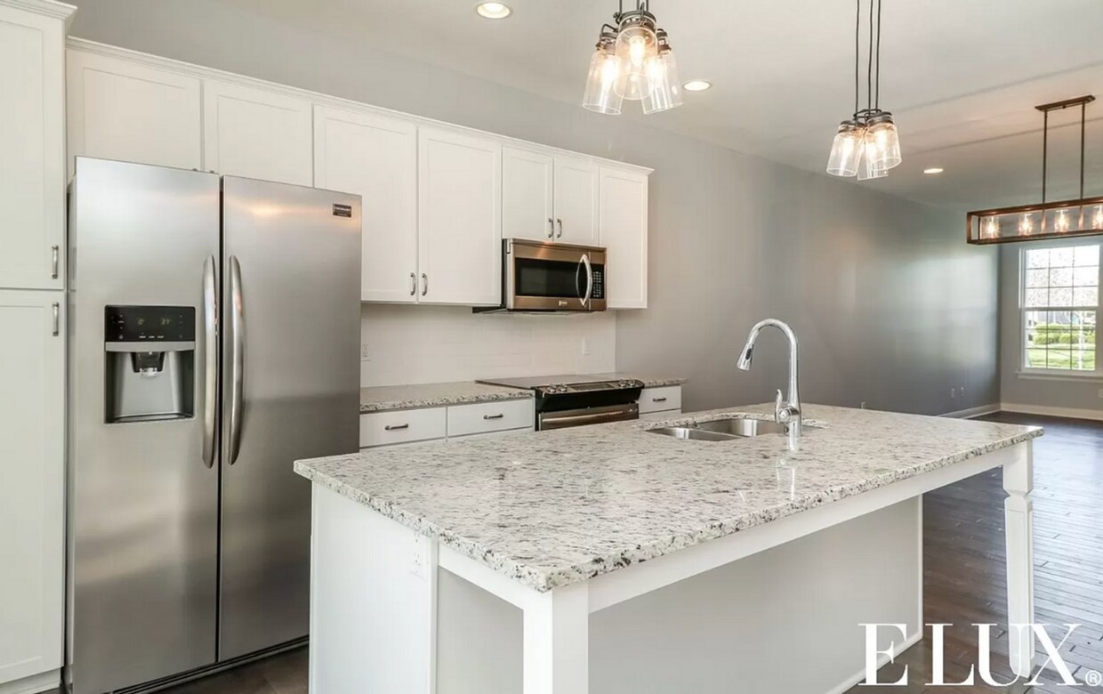 16157 Fontana St, Stilwell, KS 66085 Room for Rent in Stilwell, KS