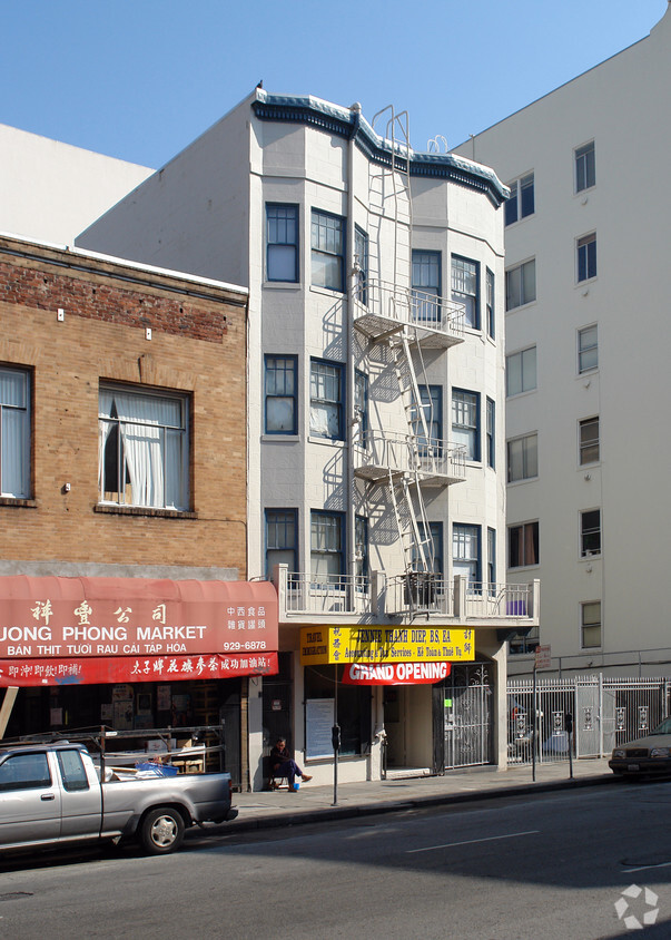 Building Photo - Lady Ruth Apartments