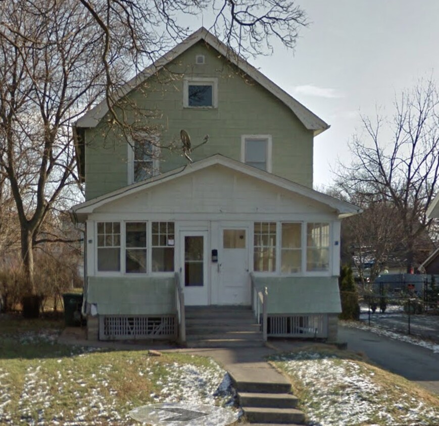 Primary Photo - 66-68 Gillette St