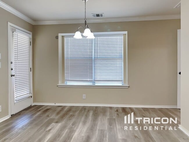 Building Photo - 2815 Del Mar Way