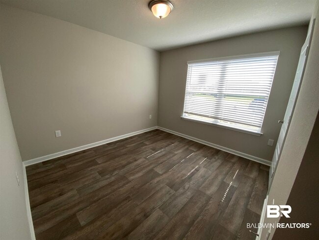 Foto del edificio - 8018 Irwin Loop