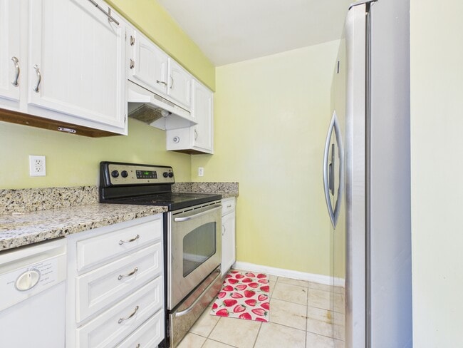 Foto del edificio - 8811 Hunter Ridge Dr