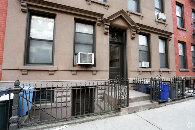 Building Photo - 507 Henry St