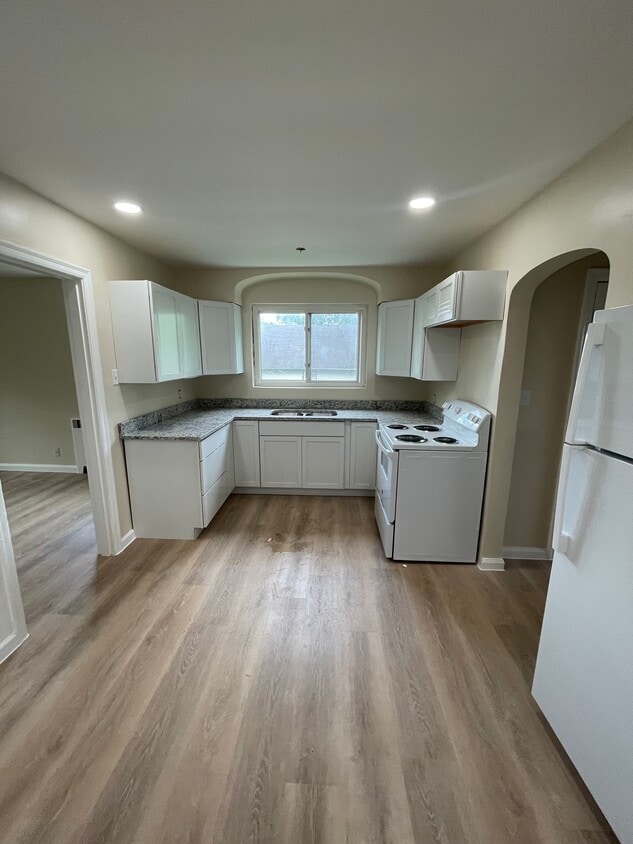 Kitchen - 1132 Franklin Ave