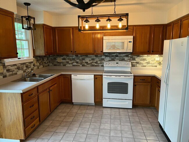 Kitchen - 160 W Palm St