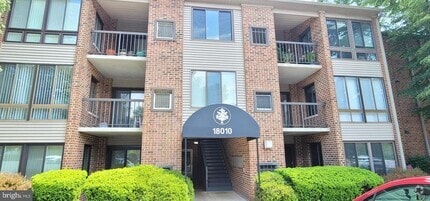 Building Photo - 18010 Chalet Dr