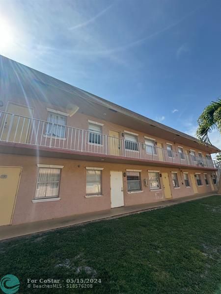 Foto del edificio - 101 NE 41st St