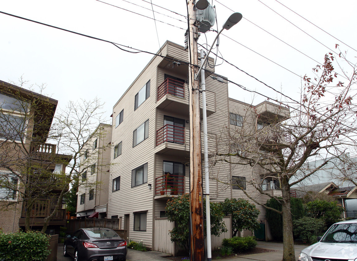 Building Photo - Wai Lee Apartment