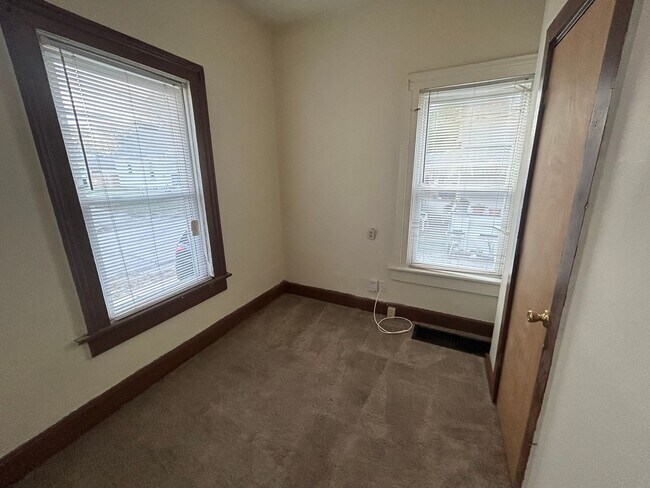 Foto del edificio - One Bedroom Home!
