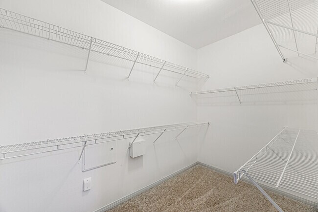 Foto del edificio - Save Big! Up to 8 Weeks Free & No Fees!