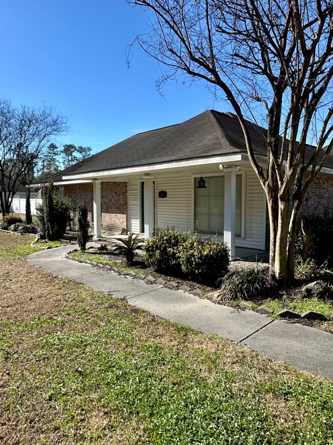 Building Photo - 48163 Sibley Rd