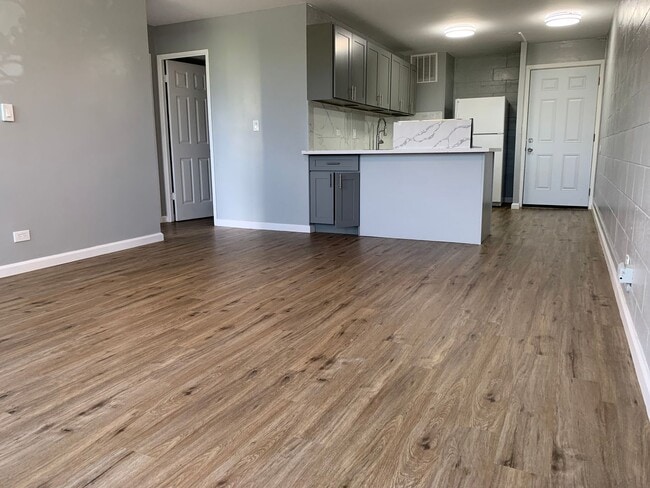 Foto del edificio - 2Bed/1.5Bth Remodeled fresh clean..like new move in ready now!