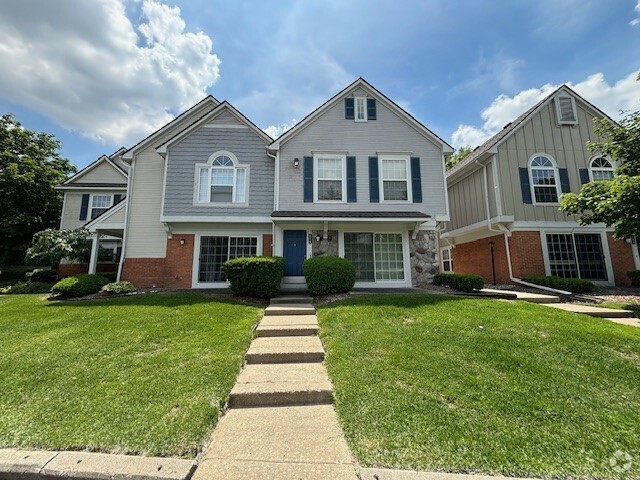 Building Photo - Westbury Village Townhomes