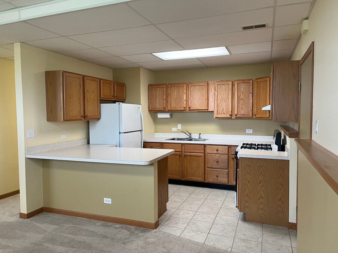 2N706 Howard Rd Unit In law Suite, Maple Park, IL 60151 Apartments in