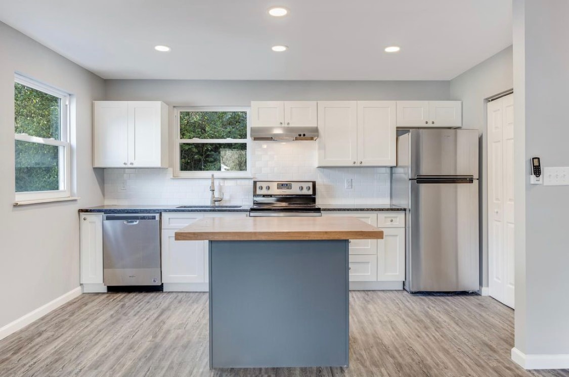 Red Bud Apartments - Red Bud Apartments