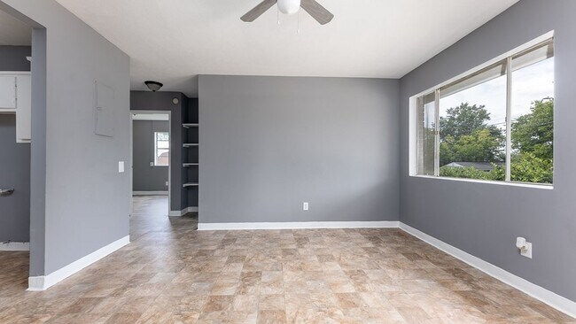 Foto del edificio - Centrally Located 2 bedroom 1 bathroom!!