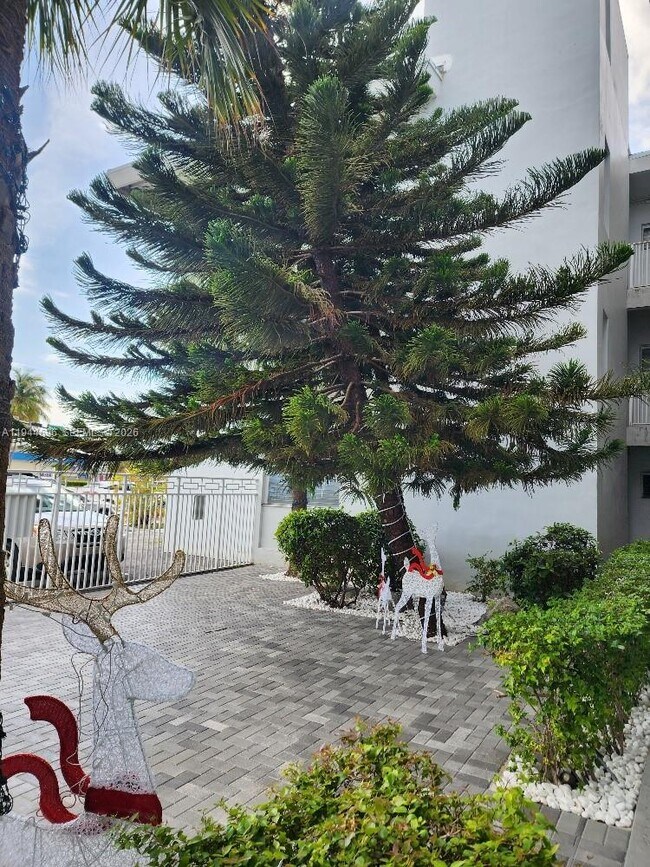 Foto del edificio - 11750 NE 16th Ave