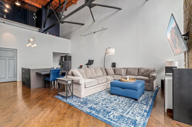 Building Photo - 2614 N Clybourn Ave