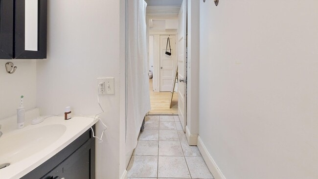 Building Photo - 116 Riverway