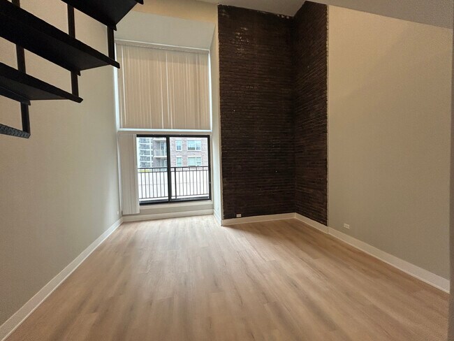 Foto del edificio - 1214 N La Salle Dr