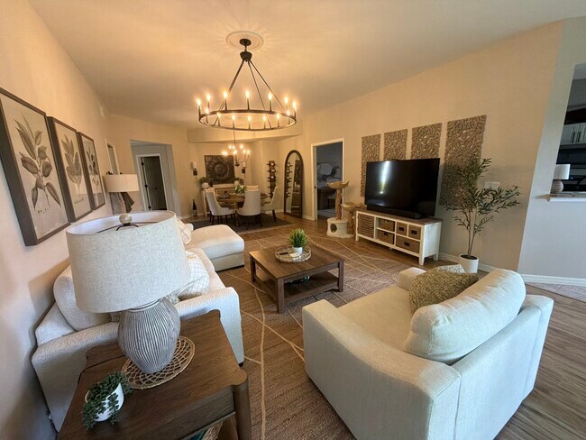 Foto del edificio - 15161 Royal Windsor Ln