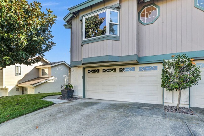 Building Photo - 3 Bed, 3 Bath Townhome -  Short Walk to Mission Trails Park w/ Big Garage!