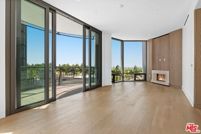 Foto del edificio - 211 Elm Ct