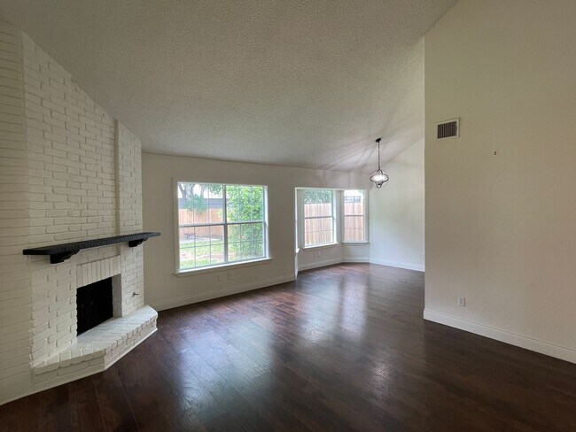 Foto del edificio - 3 bedroom 2 bath home located in Great Nor...
