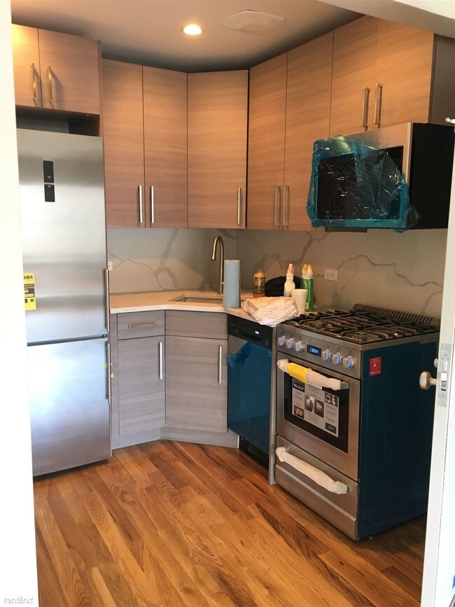 Foto del edificio - 1 br, 1 bath  - 885 Herkimer St