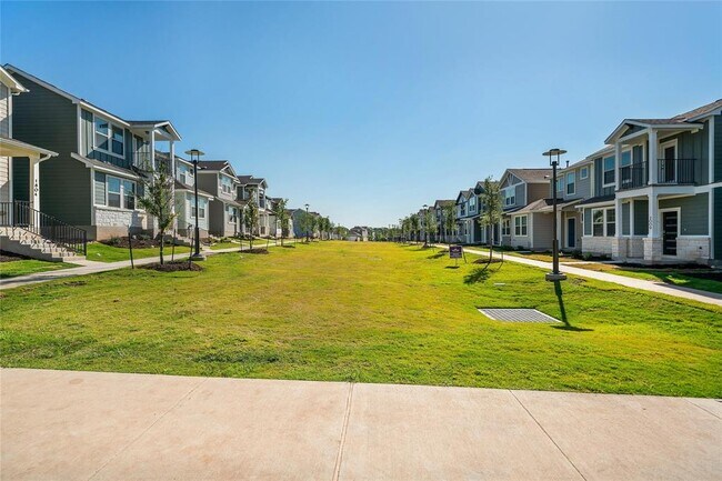 Building Photo - 2045 Arendale Dr