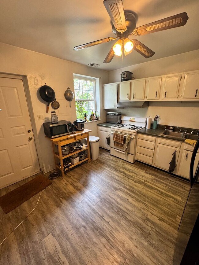 Foto del edificio - 3 bed 2 bath close to VCU