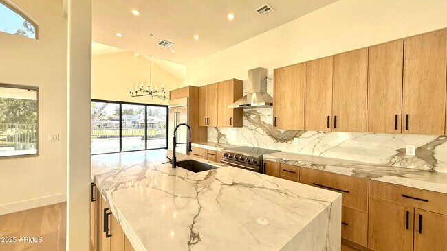 Foto del edificio - 8133 E Cortez Dr