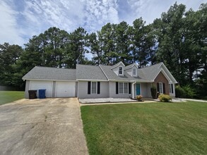Building Photo - 103 Thames Ct