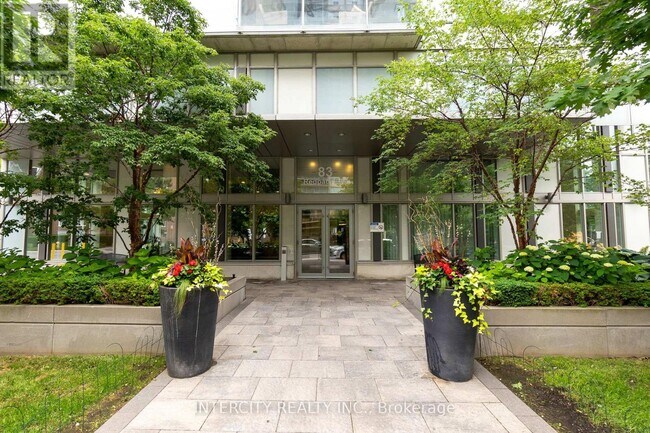Building Photo - 83-PH2183 Redpath Ave