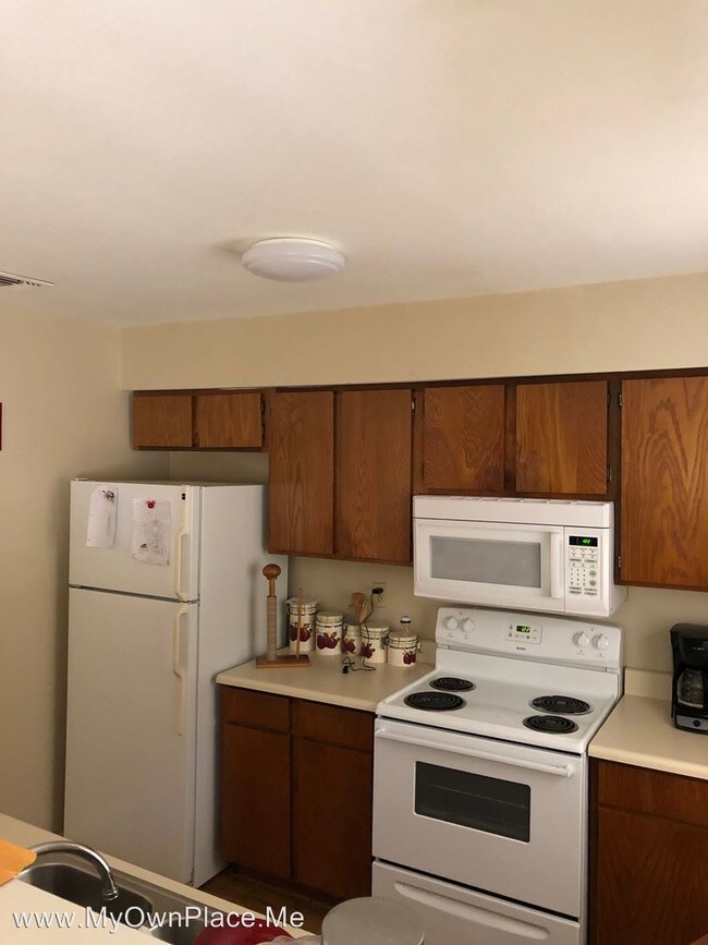 Building Photo - 2 br, 1.5 bath Apartment - 1407 Windsor