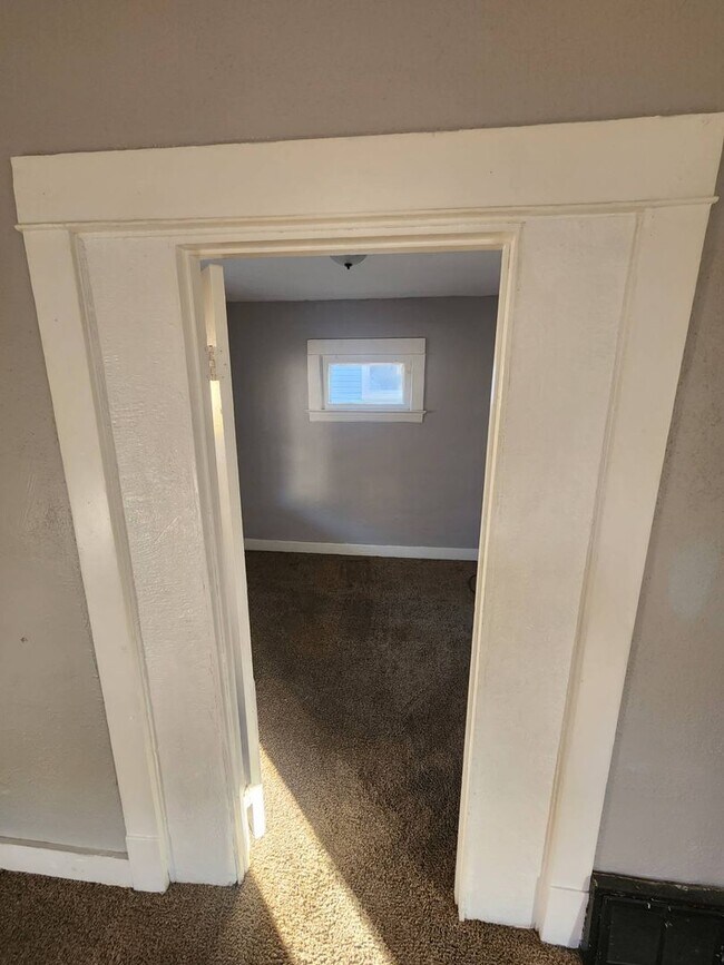 Foto del edificio - 11702 Honeydale Ave