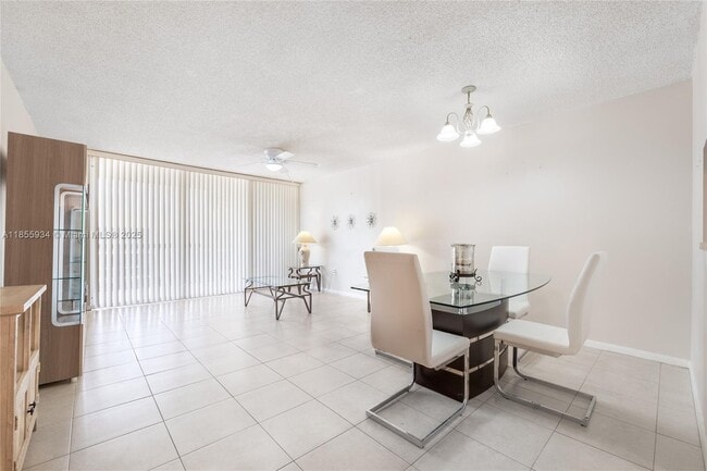 Foto del edificio - 10625 SW 112th Ave