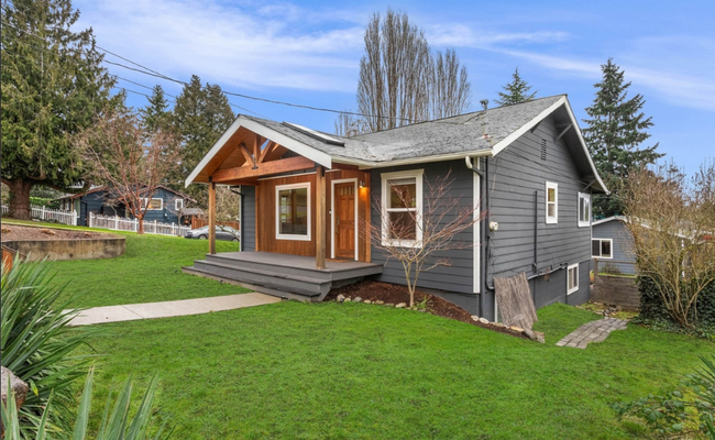 Building Photo - 3 bed 2 bath West Seattle Beauty