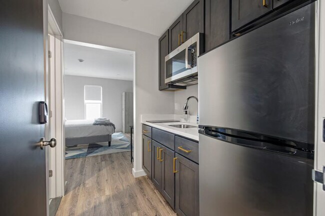 Building Photo - 73 Cottage St