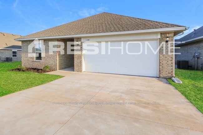 Photo - 1130 Round Leaf Rd (Edmond, OK) House
