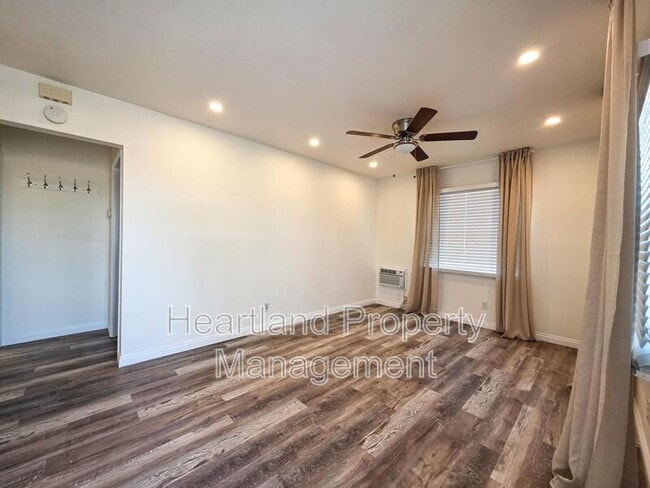 Building Photo - 5031 Monroe Ave