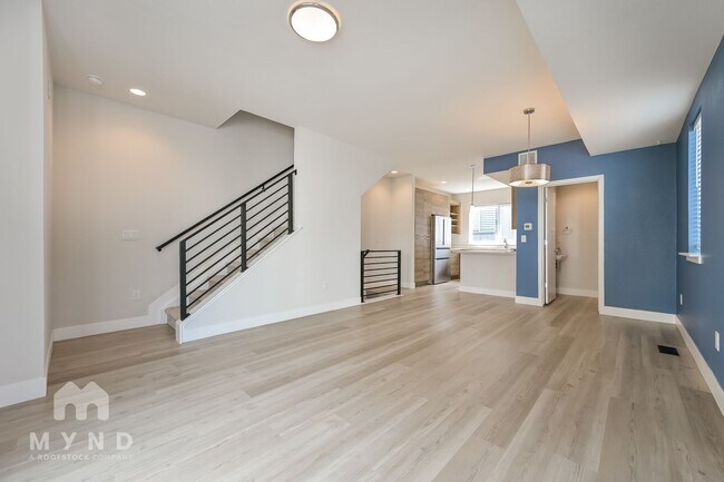 Foto del edificio - 1079 Chase St