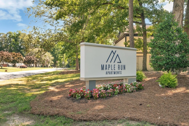 Building Photo - Maple Run