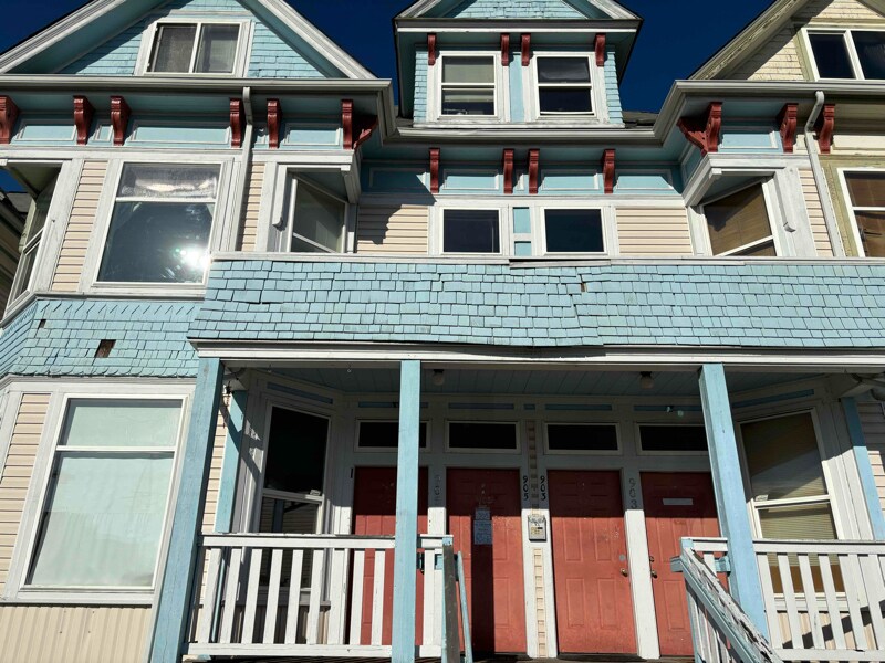 Primary Photo - 905 S 9th St