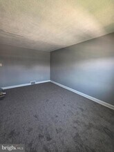 Building Photo - 403 Greenhill Ave