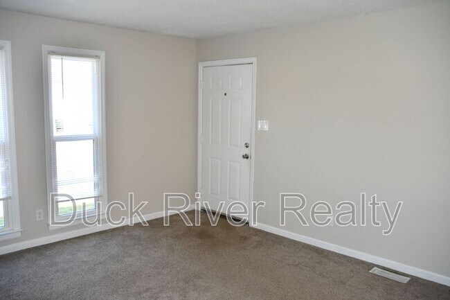 Building Photo - 213 Hunter Dr