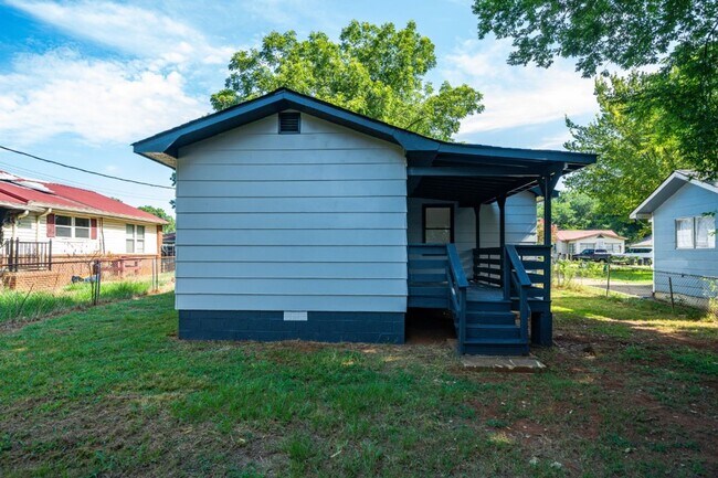 Foto del edificio - 1926 Long 12th St N