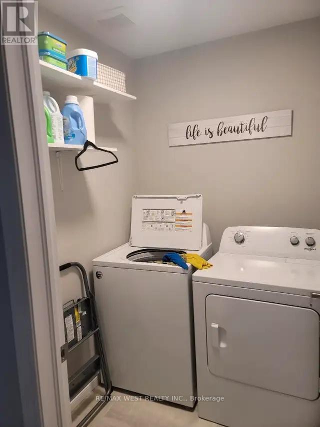 Photo du bâtiment - 3306 Strawberry Walk