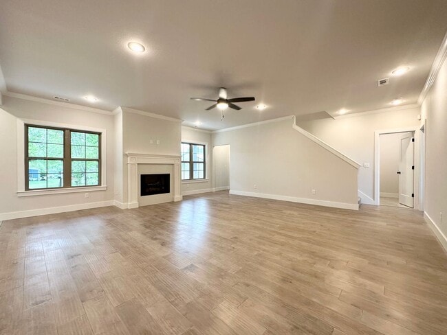 Building Photo - 821 Lyon Loop