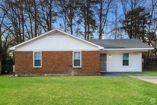 Building Photo - 2946 Dahlia Dr